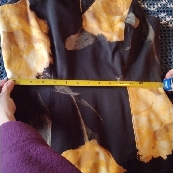 Dress - Picture 4 of 4